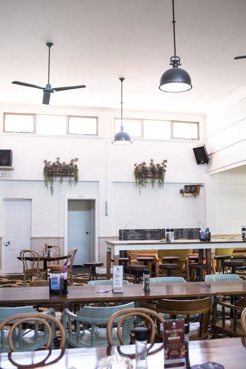 The Oaks Hotel - Geraldton Accommodation 3