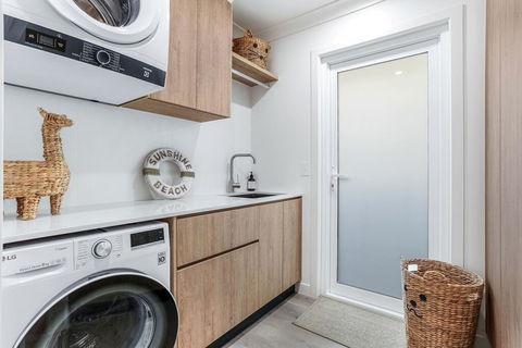 The Perfect Pet Friendly Escape, Sunshine Beach - Geraldton Accommodation 3
