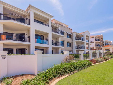 The Sands Unit 28 - Straight Across The Road From The Beach - Geraldton Accommodation 1