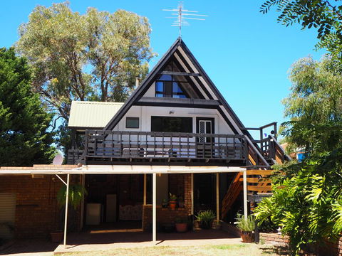 The Treehouse Mandurah - Geraldton Accommodation 1