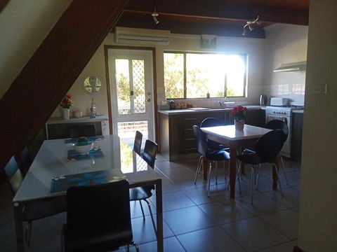 The Treehouse Mandurah - Geraldton Accommodation 3
