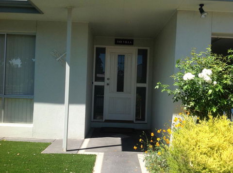 The Villa Kyabram - Geraldton Accommodation 1
