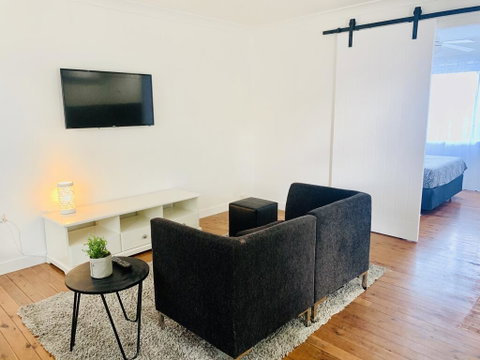 The White Picket Fence - Geraldton Accommodation 0