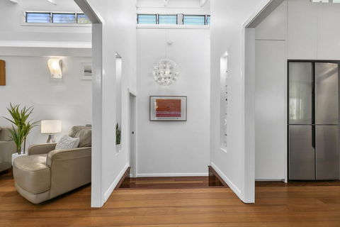 Tranquil & Tropical, Sunshine Beach - Geraldton Accommodation 3