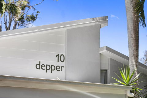Tranquil & Tropical, Sunshine Beach - Geraldton Accommodation 1