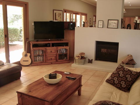 Tranquil Vistas - Geraldton Accommodation 3