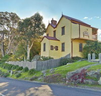 Two Story Bed and Breakfast - Geraldton Accommodation