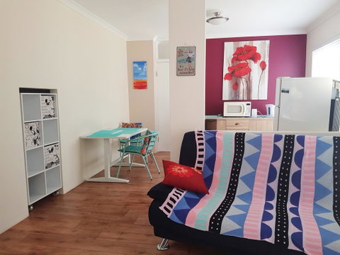 Unique Bouvard Beach House Mandurah - Geraldton Accommodation 2
