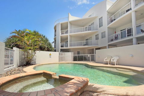 Unit 1 Marcoola Sunrise - Marcoola Beach - Geraldton Accommodation 1