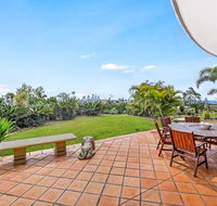 Unrivaled Ocean and City views from Resort Style 3bed with Garden - Geraldton Accommodation