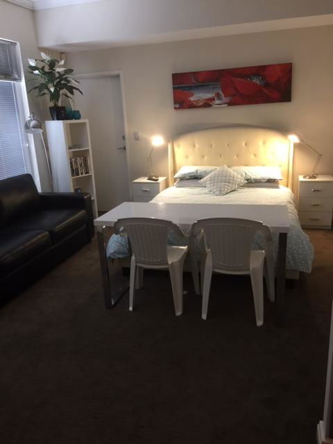 Venetian Canal 1 Bedroom Apartment - Geraldton Accommodation 3