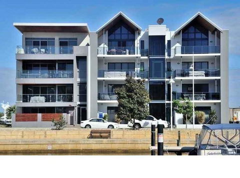 Venetian Canal 1 Bedroom Apartment - Geraldton Accommodation 0