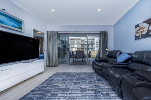 Venetian Canal Apartment-Close To Beaches And Marina - Geraldton Accommodation 2