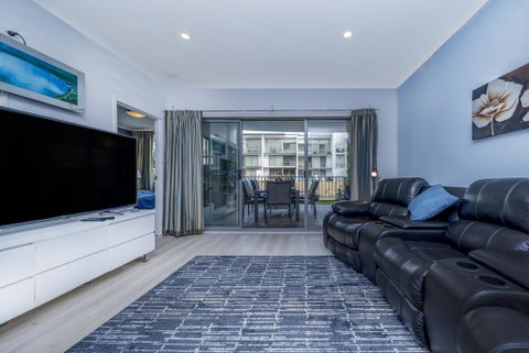 Venetian Canal Apartment-Close To Beaches And Marina - Geraldton Accommodation 2
