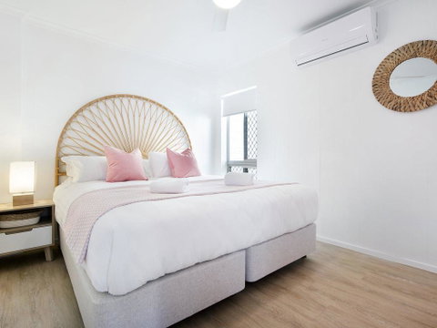 Ventura Beach Motel 2 Bed Poolside - Unit 1 - Geraldton Accommodation 0