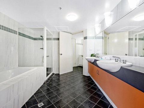Victoria Square Apartments In The Heart Of Broadbe - Geraldton Accommodation 3