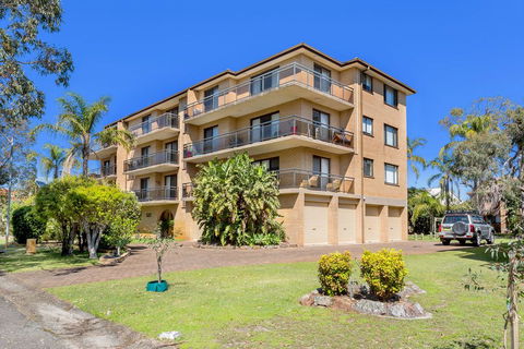 Victory Court, Unit 1/3-7 Columbia Close - Geraldton Accommodation 1