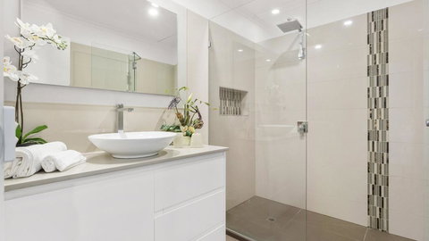 VIEWS AT MCCRAE..... - Geraldton Accommodation 0