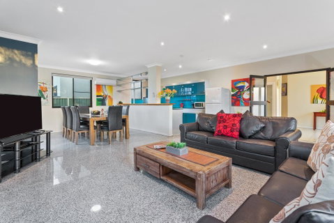 Villa De Marseilles - Melbourne - Geraldton Accommodation 1