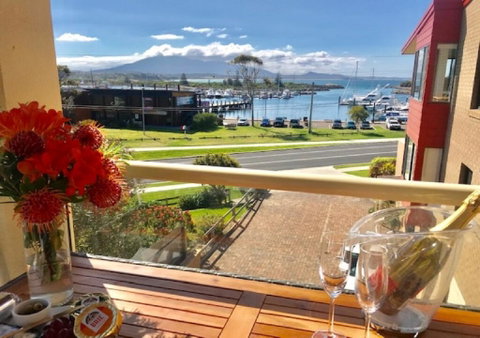Vista Marina Penthouse #6 - Geraldton Accommodation 0