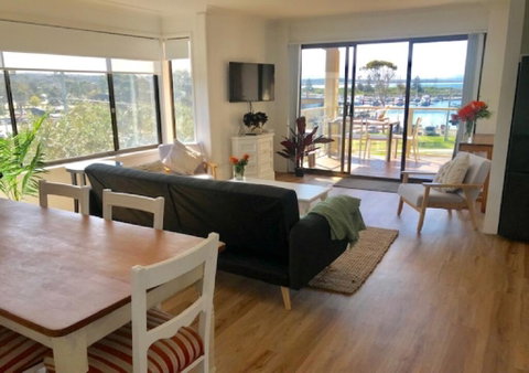 Vista Marina Penthouse #6 - Geraldton Accommodation 2