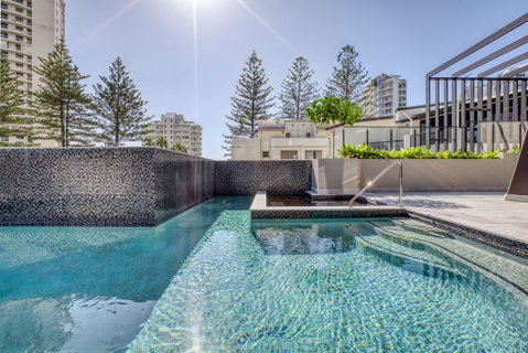 Vue Broadbeach - Geraldton Accommodation 2