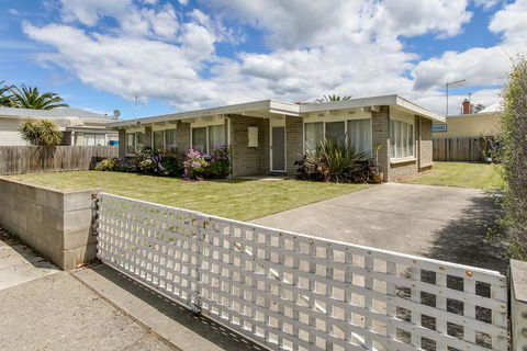 Wander On Bulmer - Geraldton Accommodation 3