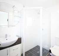 Warringa Surf Holiday Apartments - Geraldton Accommodation