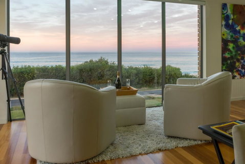 Watercolours - Geraldton Accommodation 0