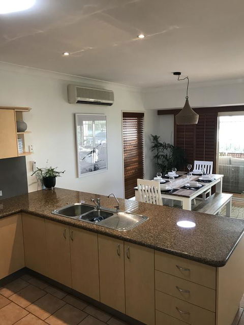 Waterfront Family House - Geraldton Accommodation 3