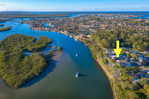 Waterfront Family House - Geraldton Accommodation 2