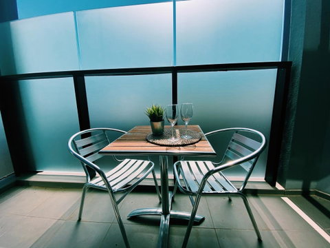RNR Serviced Apartments North Melbourne - Geraldton Accommodation 1