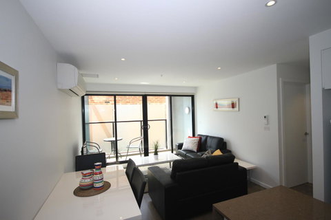 RNR Serviced Apartments North Melbourne - Geraldton Accommodation 7