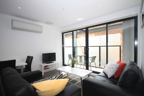 RNR Serviced Apartments North Melbourne - Geraldton Accommodation 8