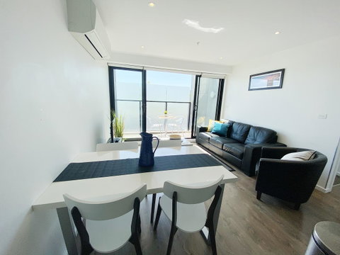 RNR Serviced Apartments North Melbourne - Geraldton Accommodation 2