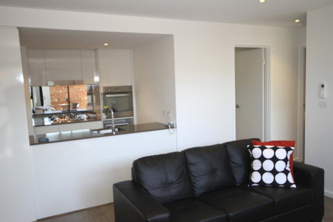 RNR Serviced Apartments North Melbourne - Geraldton Accommodation 9