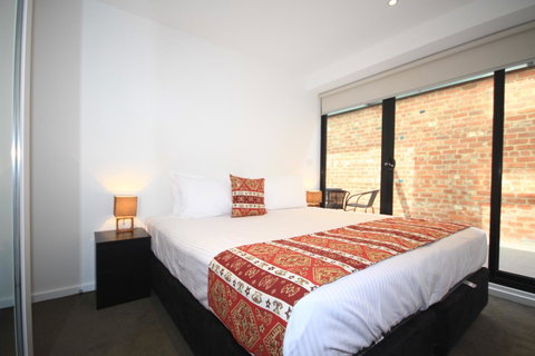 RNR Serviced Apartments North Melbourne - Geraldton Accommodation 14