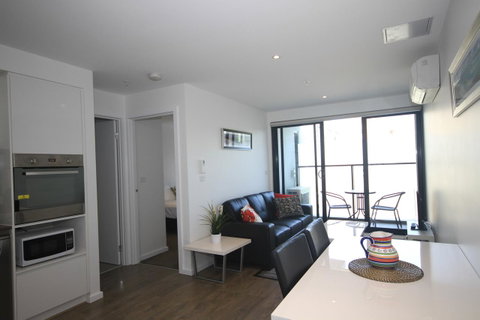 RNR Serviced Apartments North Melbourne - Geraldton Accommodation 10