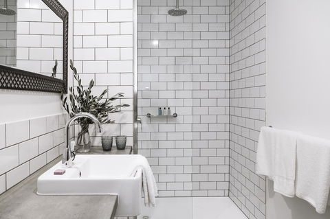 Daylesford Art Motel - Geraldton Accommodation 2