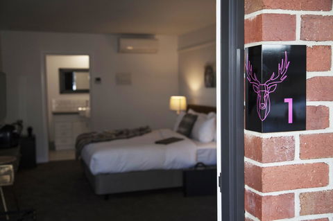 Daylesford Art Motel - Geraldton Accommodation 8