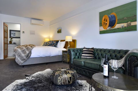 Daylesford Art Motel - Geraldton Accommodation 6