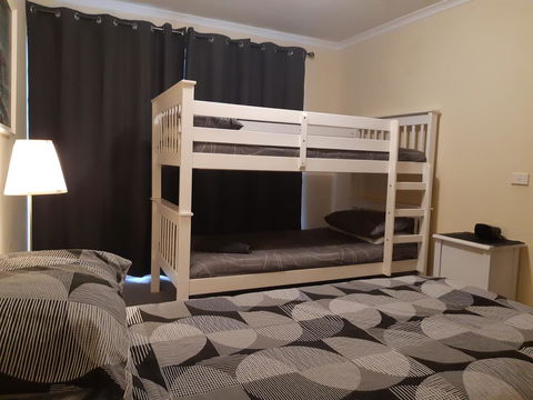 Elevated Holiday House Overlooks Tranquil Wetlands - Geraldton Accommodation 7