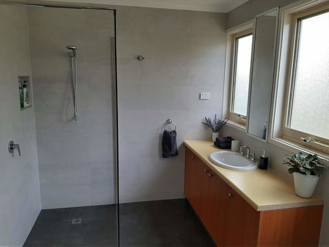 Elevated Holiday House Overlooks Tranquil Wetlands - Geraldton Accommodation 3