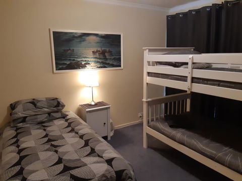 Elevated Holiday House Overlooks Tranquil Wetlands - Geraldton Accommodation 6