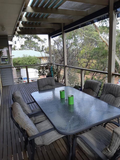 Elevated Holiday House Overlooks Tranquil Wetlands - Geraldton Accommodation 9