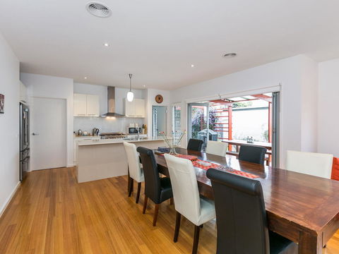 Torquay Timeout - Geraldton Accommodation 3