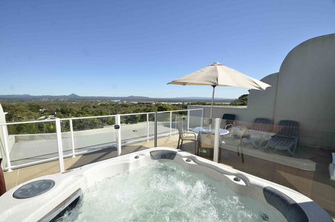 Noosa Hill Resort - Geraldton Accommodation 1
