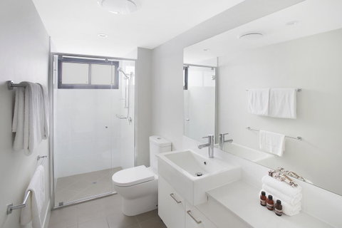 Direct Collective - Sea Breeze Mooloolaba - Geraldton Accommodation 11