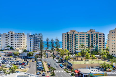 Direct Collective - Sea Breeze Mooloolaba - Geraldton Accommodation 0