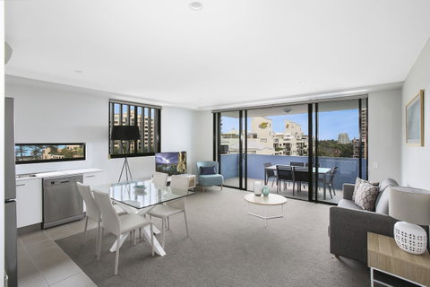 Direct Collective - Sea Breeze Mooloolaba - Geraldton Accommodation 6